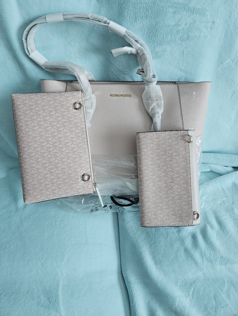 NWT Michael Kors Charlotte Large Saffiano Leather 3-1 Tote Bag - Picture 9 of 13